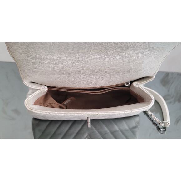 Chanel Small 24cm Coco Handle in Chevron Quilted Pearly White Caviar Bag - Picture 10 of 11